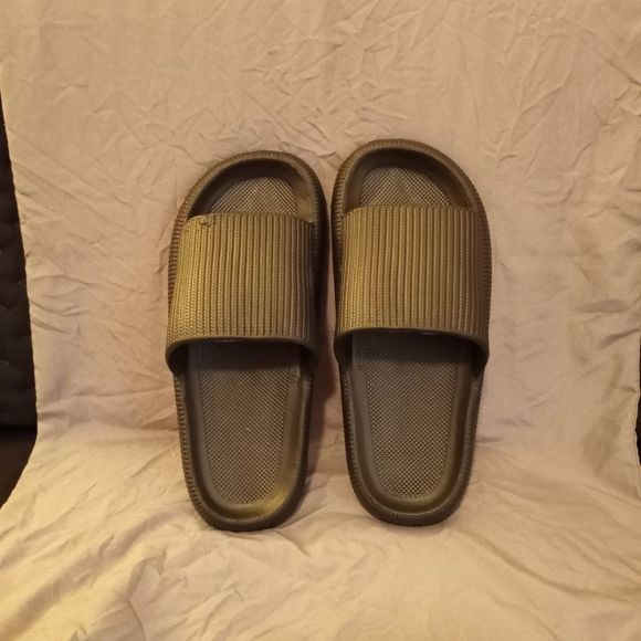 Black Slides  - Picture 1 of 3